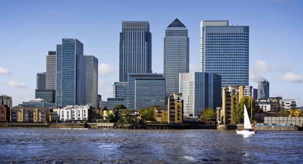Looking for places to stay in Canary Wharf, London?