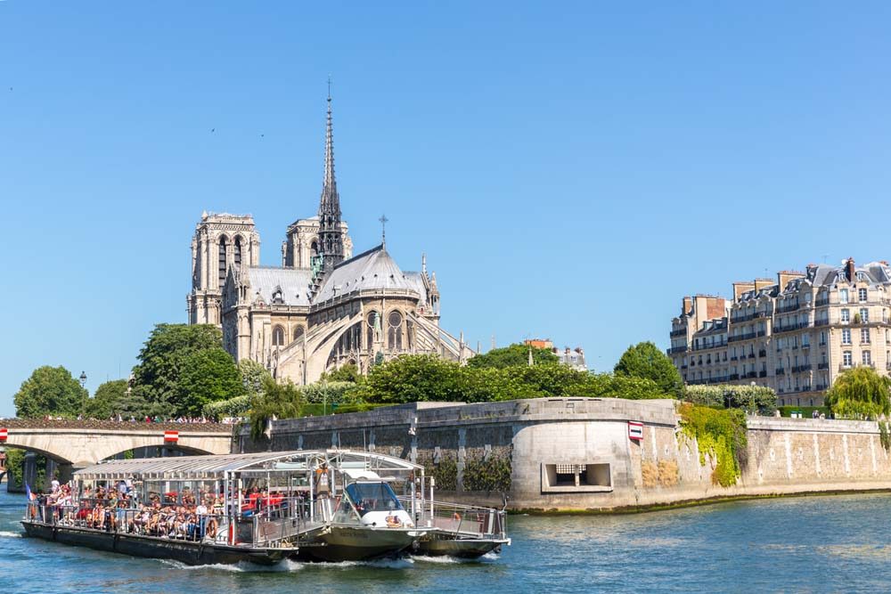 River cruise in Paris, Paris travel guide