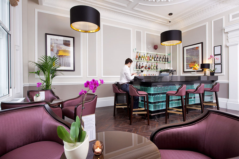 Wine bar at Fraser Suites Queens Gate, hotel with meeting room in Kensington, London