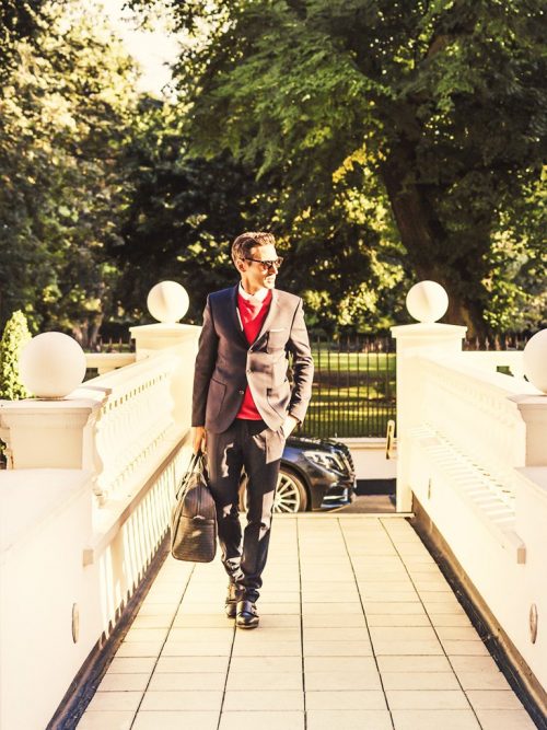 Go Lightweight: 10 Simple Hacks to Travel Light