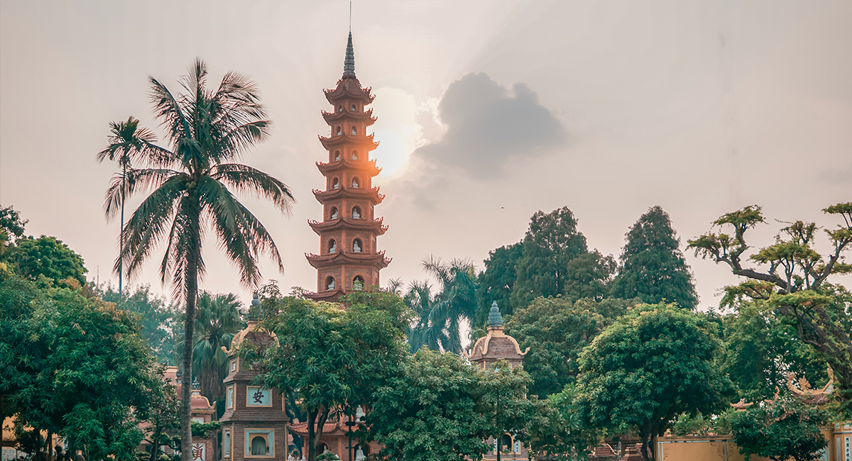 Two Easy Ways to Explore Hanoi, Vietnam 