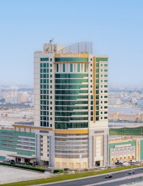 serviced-apartment-seef-bahrain-fraser-suites-swimming-pool