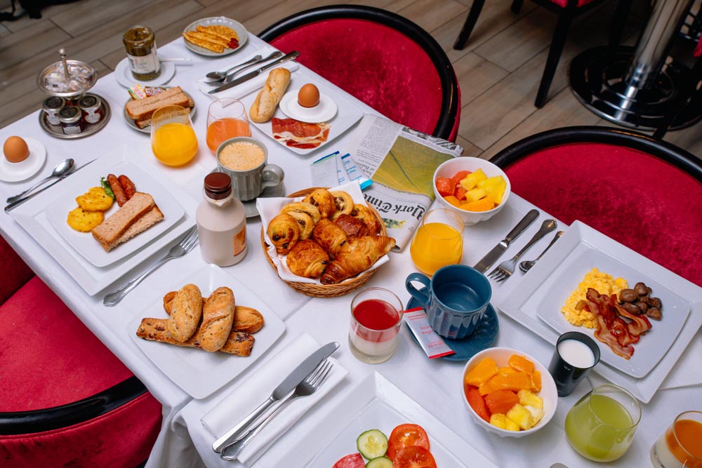 Breakfast restaurant at Fraser Suites Harmonie hotel in Paris