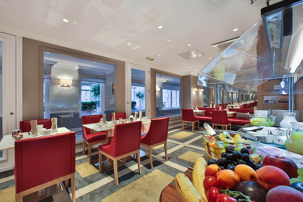 Overview of Breakfast Restaurant at Fraser Suites Le Claridge in Paris