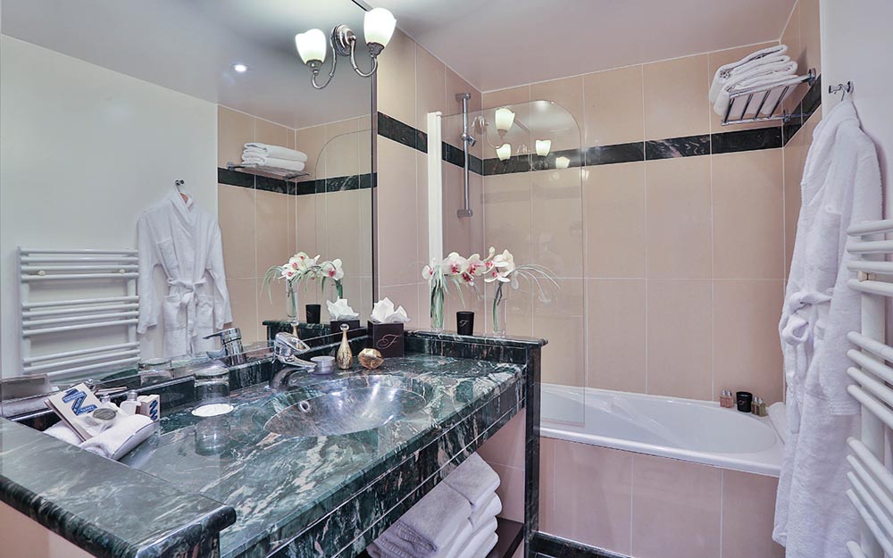 Bathroom of One Bedroom Executive Suite, 1 bed flat paris in Paris 
