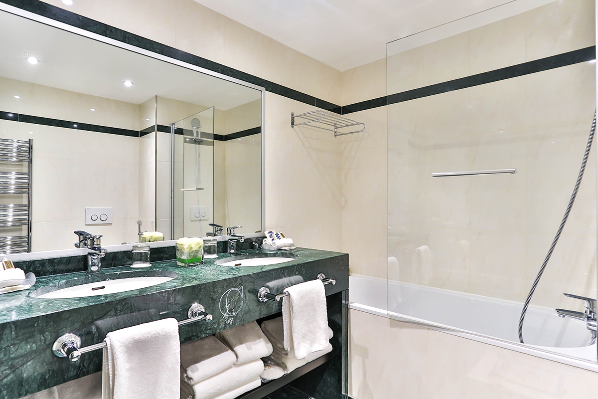 Bathroom of 3 Bedroom Apartment, Penthouse at Fraser Suites Le Claridge in Paris