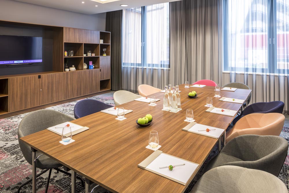 Meeting room at hotel apartment Capri by Fraser Frankfurt, Germany