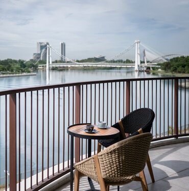 Lakeside Café