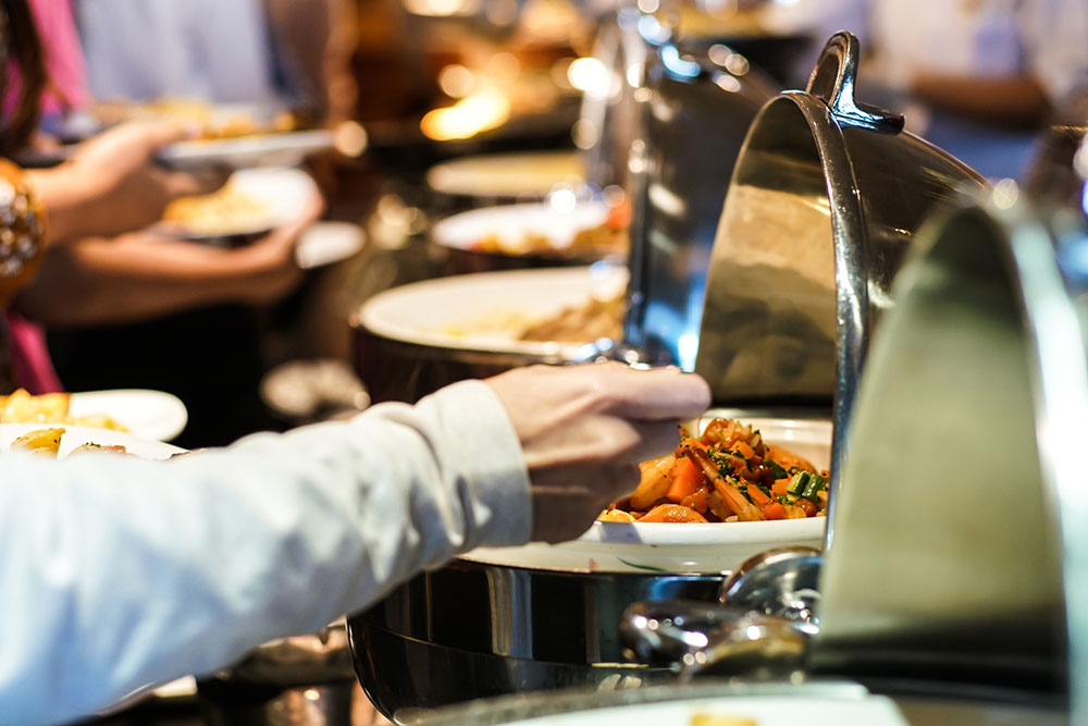 Dinner buffet at The dining room restaurants of Fraser Suites Doha