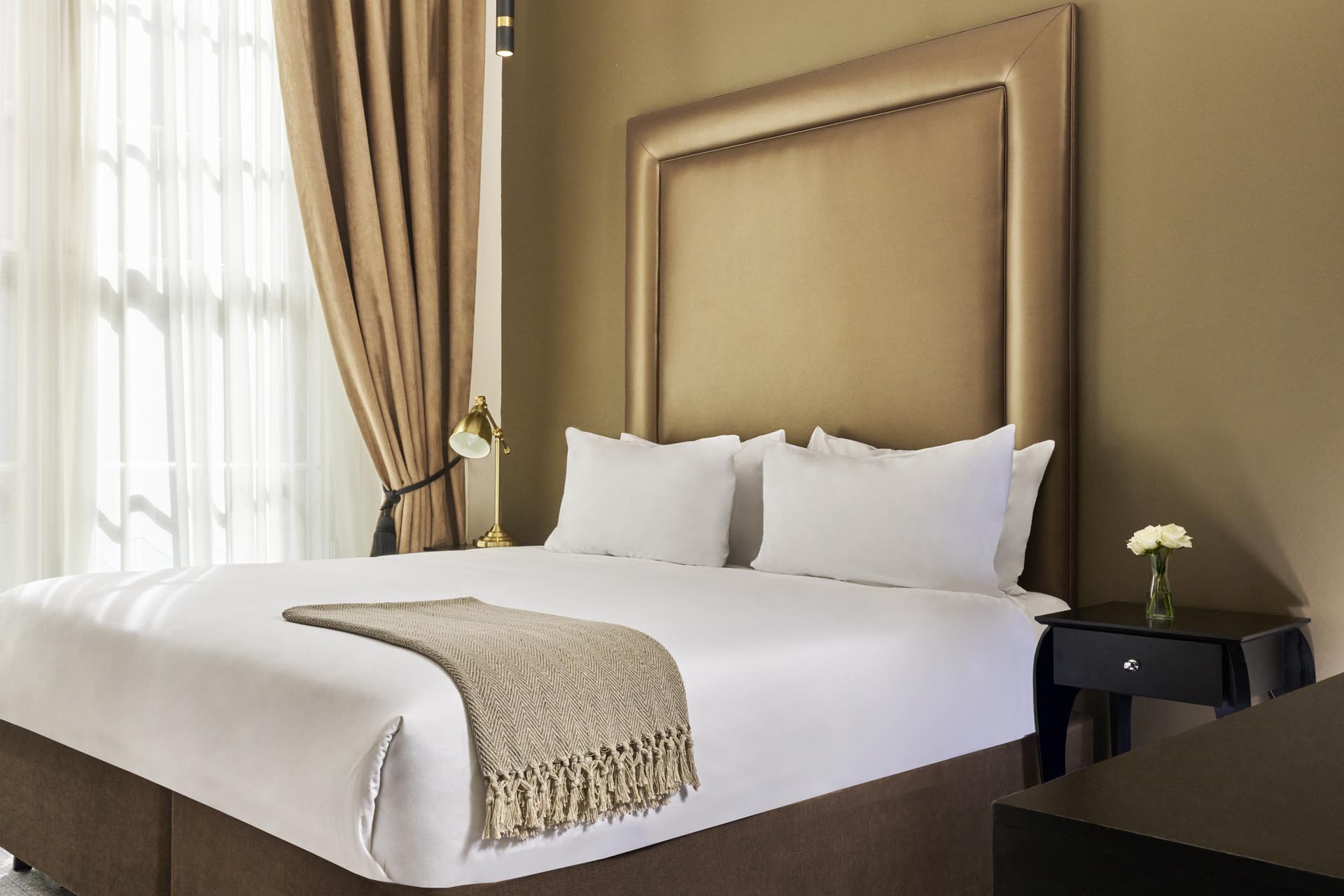 Overview of Classic Deluxe ensuite room to rent in Edinburgh