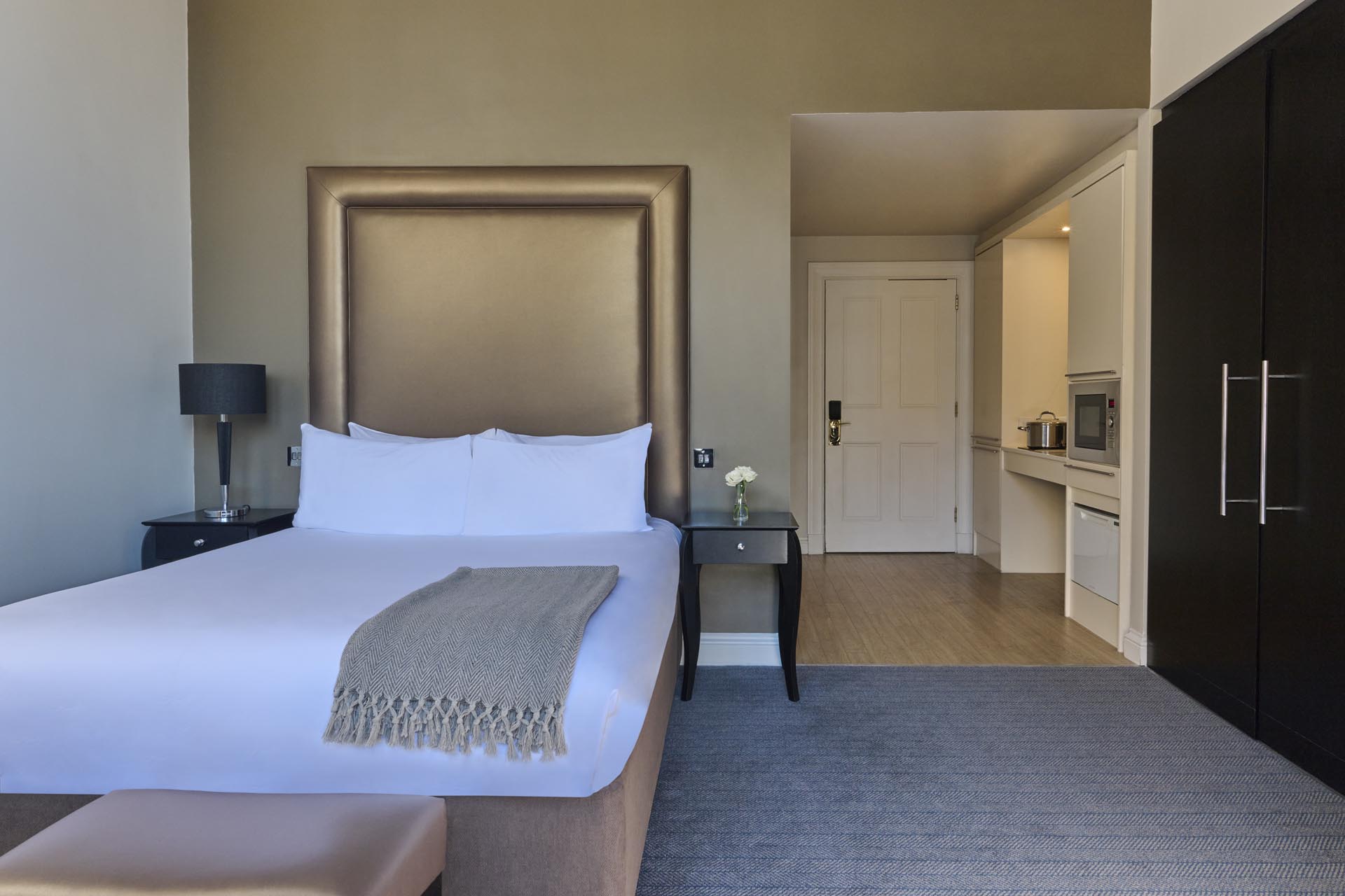 Luxury and furnished serviced apartment of Fraser Suites Edinburgh 