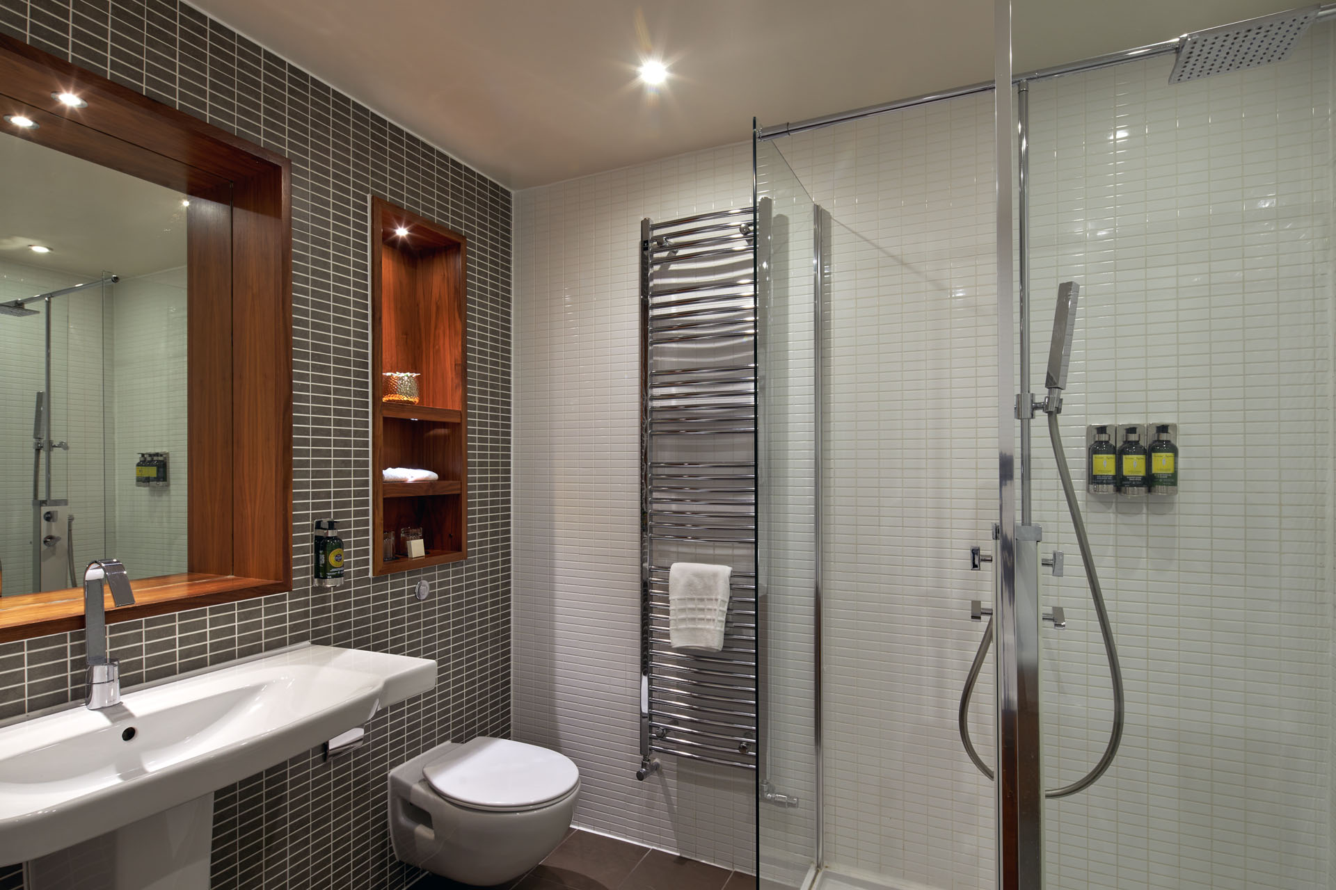 Ensuite bathroom of Observatory Suite in Edinburgh hotel