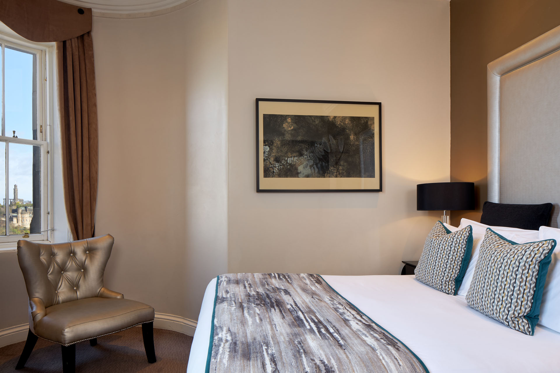 Overview of hotel suites in Fraser Suites Edinburgh
