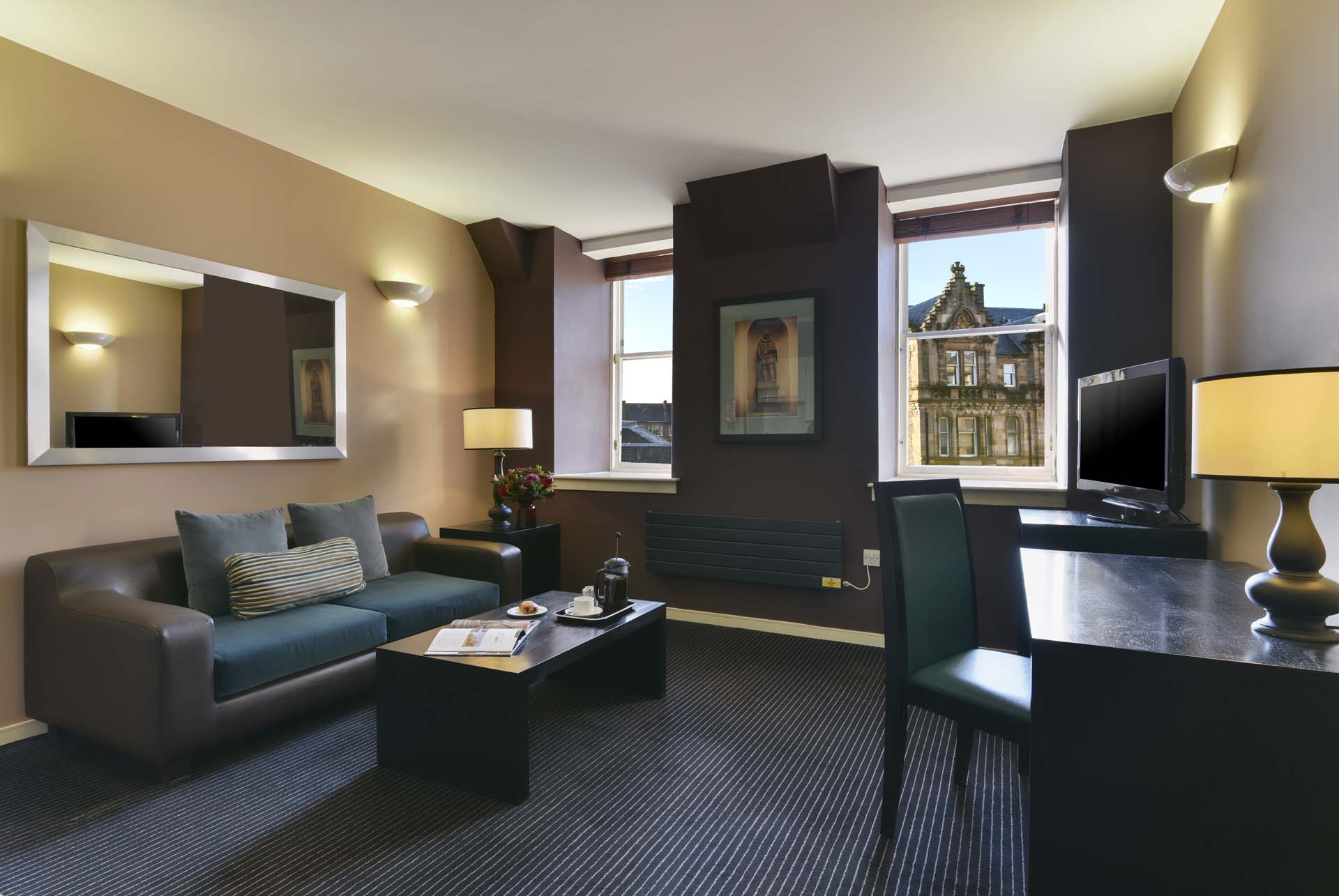 2 bedroom executive serviced apartments flat in Glasgow living area with view