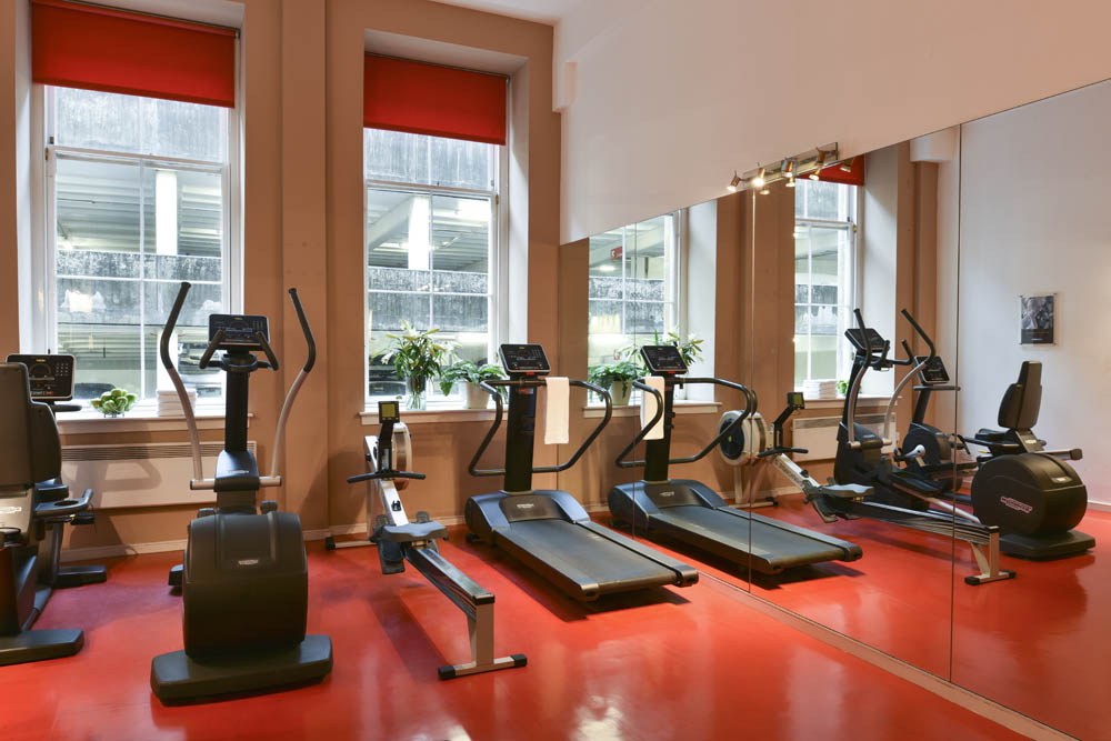 Equipment at gym room in Fraser Suites Glasgow serviced apartments