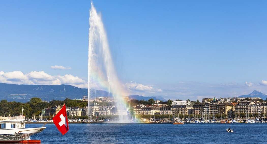 Get up close to nature by taking part in water sports and sailing on Lake Geneva this summer