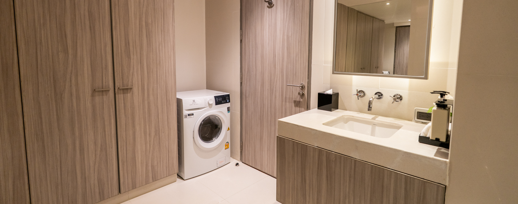 One Bedroom Deluxe in Bangkok offers ample space to accommodate everyone