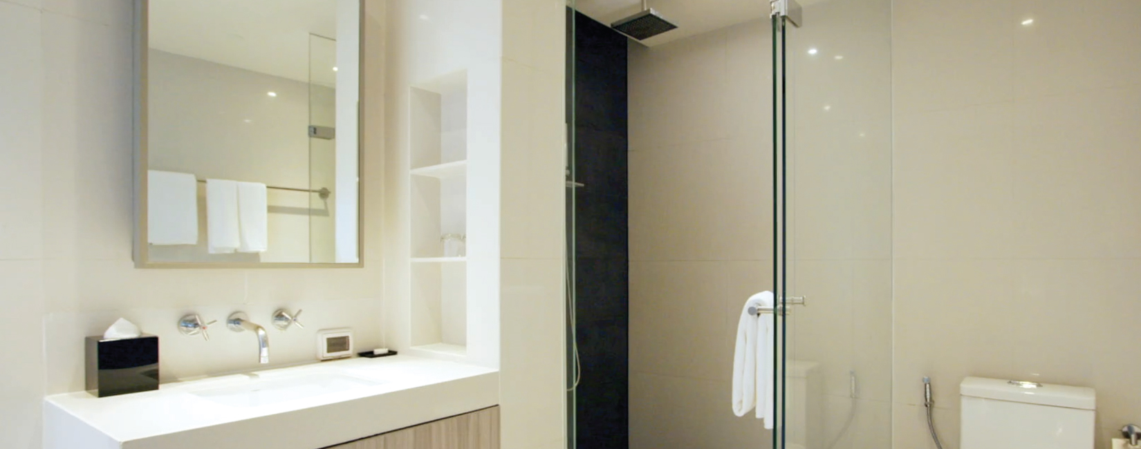 One Bedroom Deluxe in Bangkok offers ample space to accommodate everyone