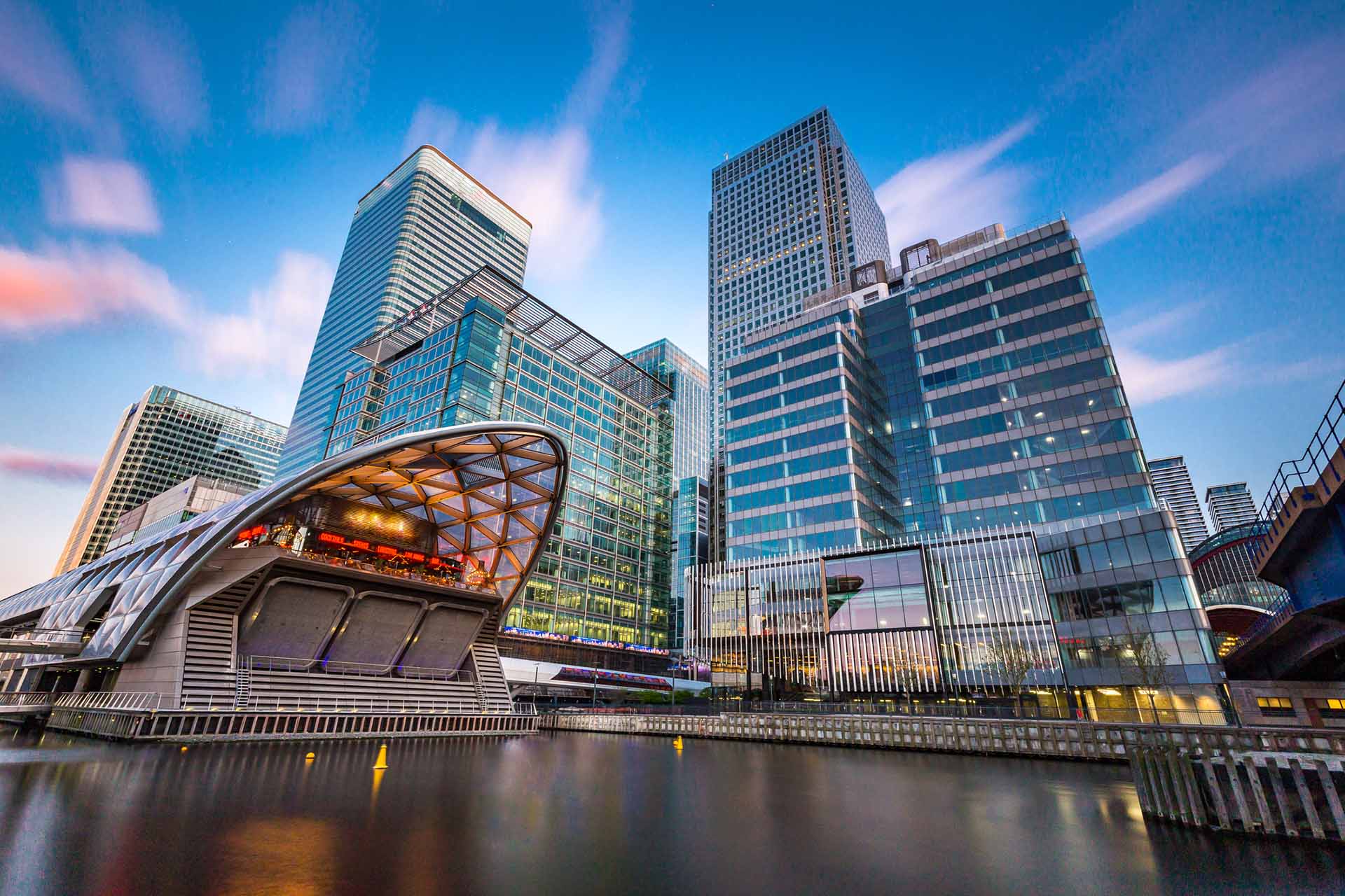 A Guide to Living in Canary Wharf