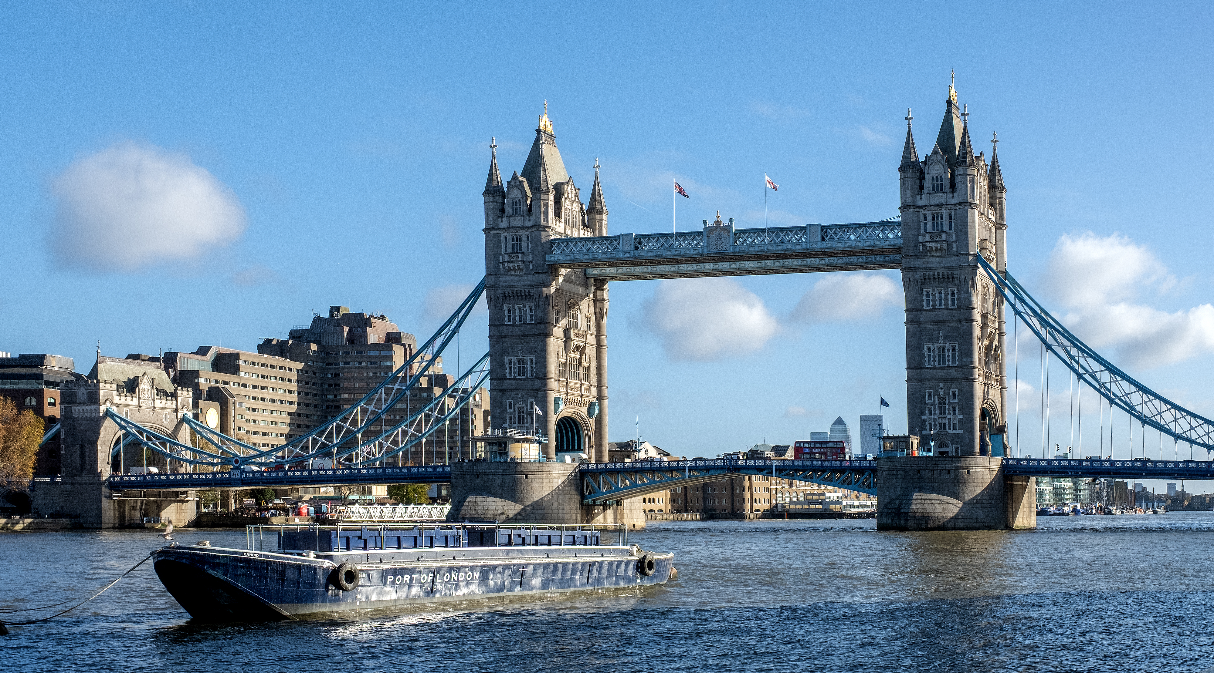 Explore London by River from Canary Wharf Pier