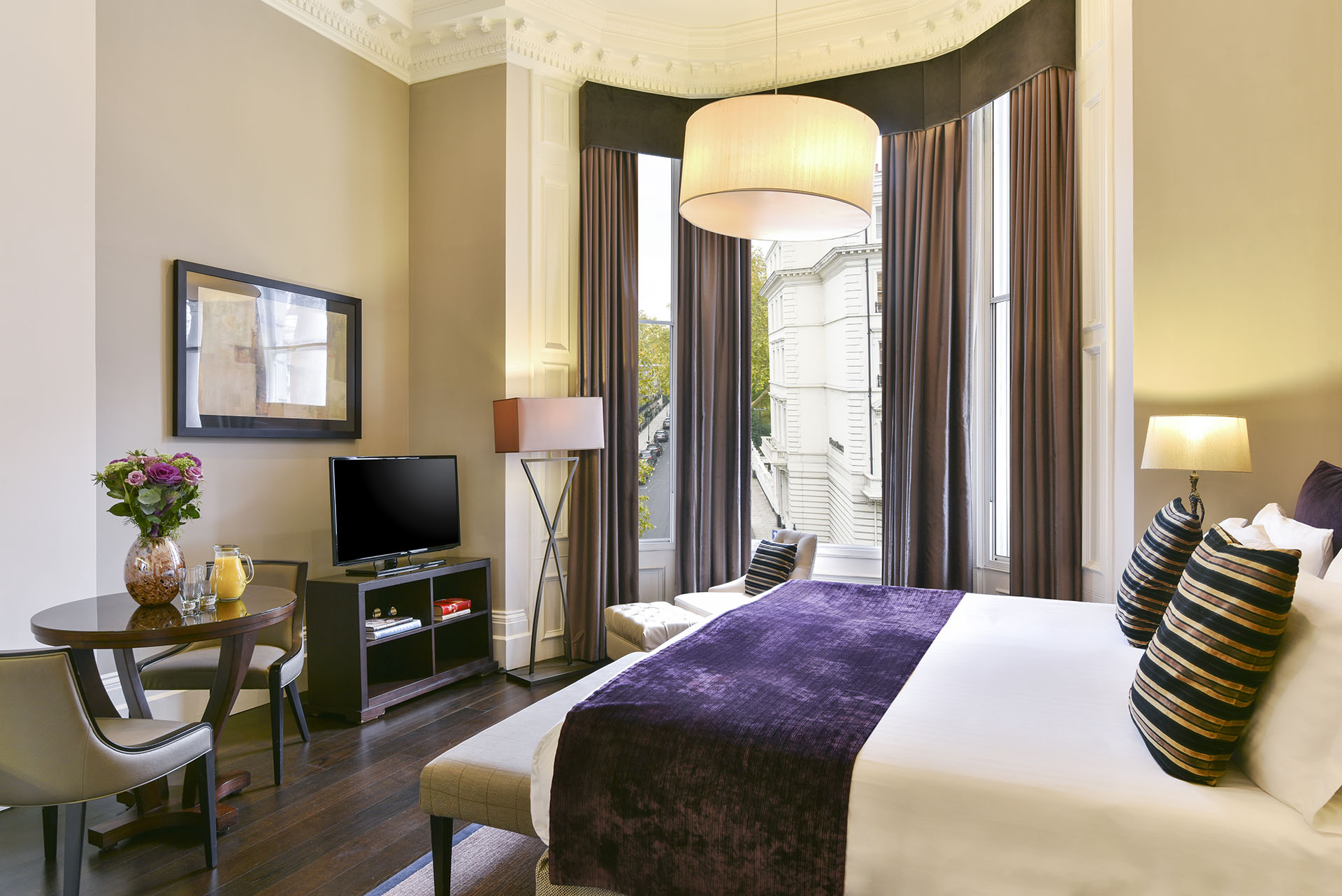 Accommodation of apartment hotel in London for short stay in Kensington