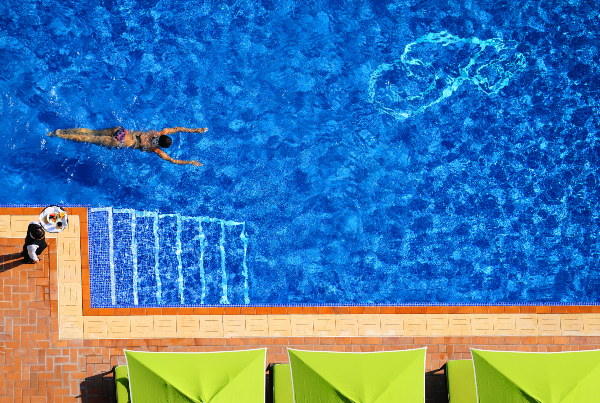 Fraser Suites Seef Bahrain rooftop swimming pool