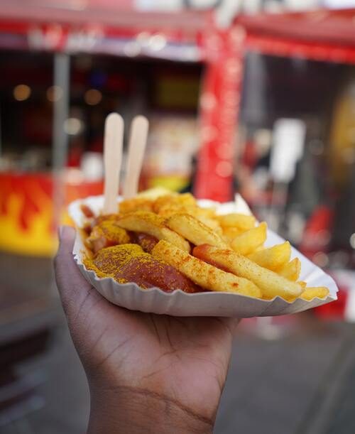 Currywurst at Curry at the wall