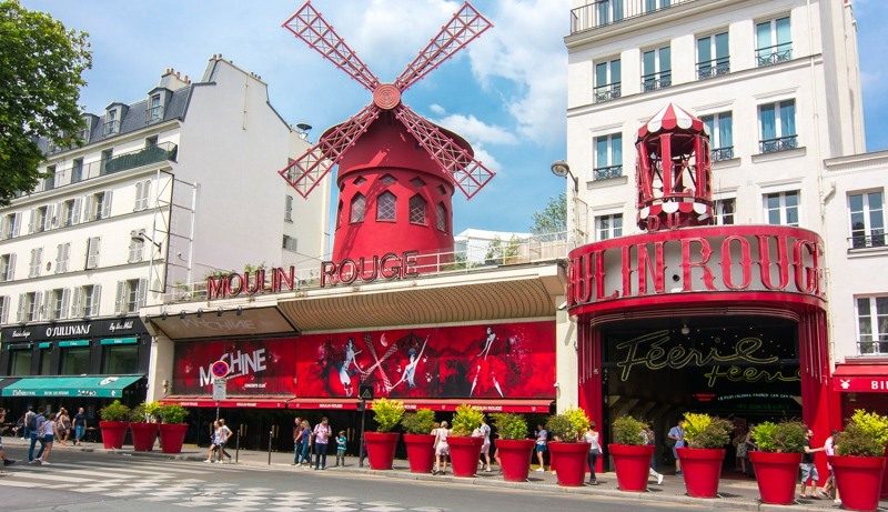 Moulin Rouge, instagrammable places in Paris