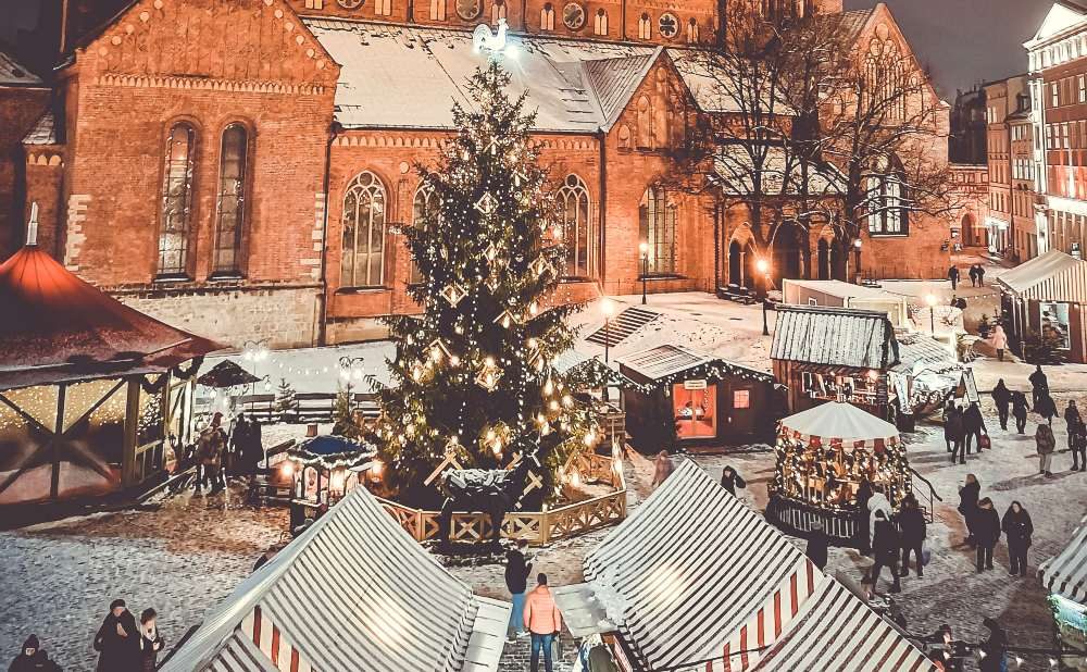Jungfernstieg Christmas market in Hamburg