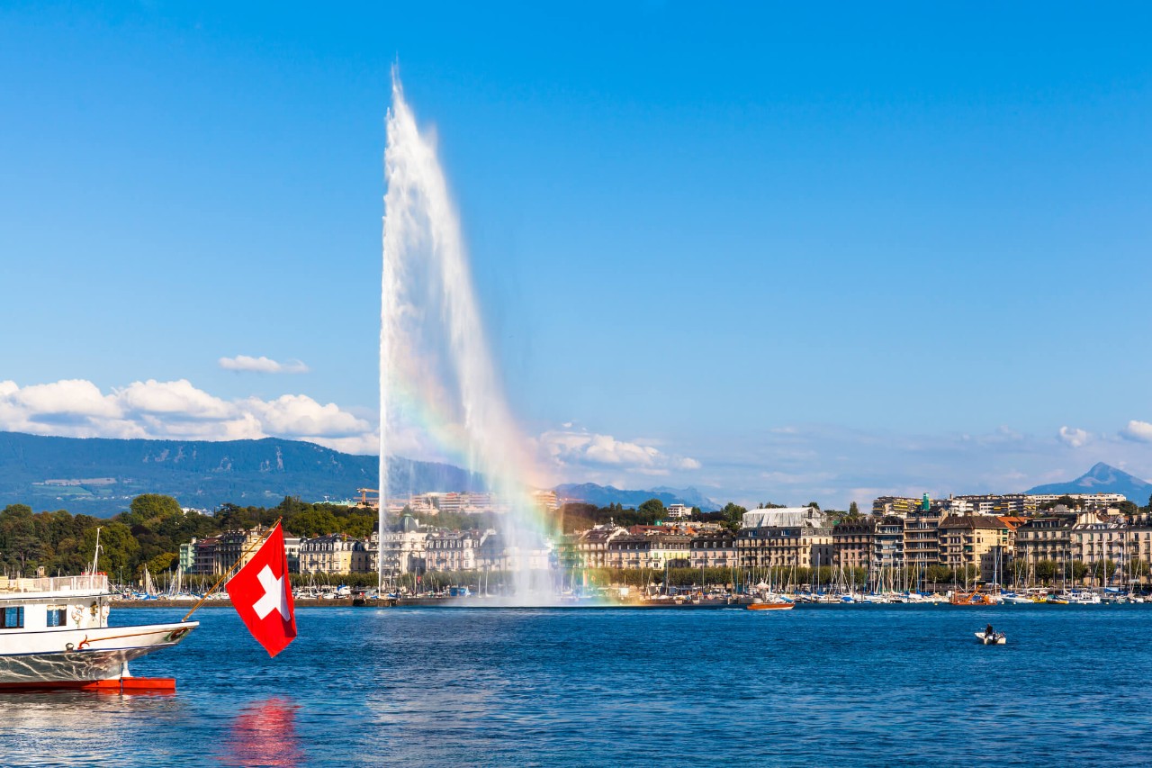 Marvel at the Jet d’Eau, essential attractions for Geneva travel guide