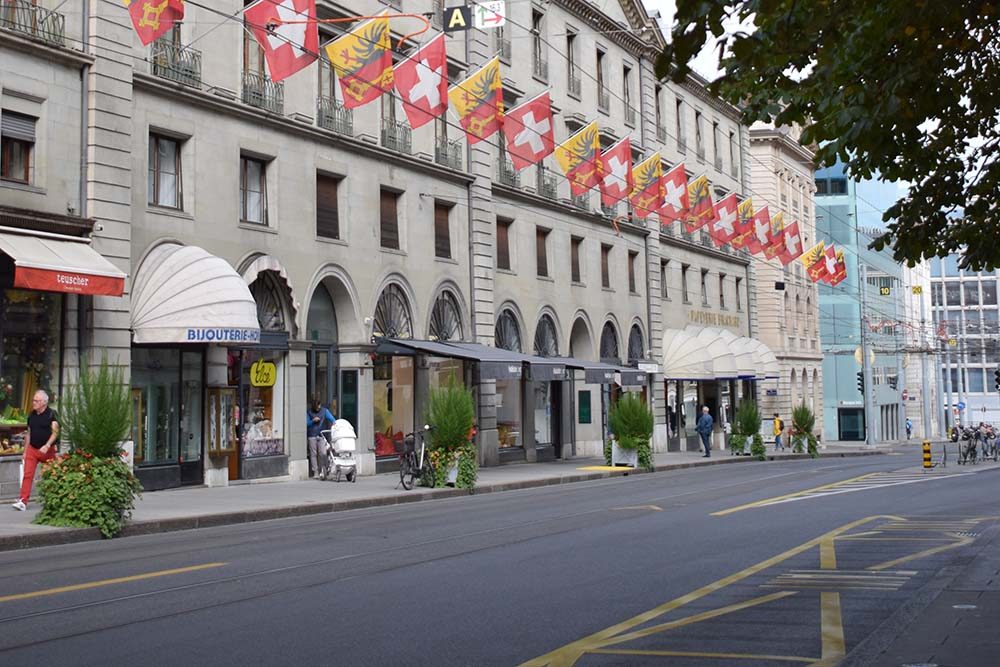 Geneva Old Town shopping street, top things to do in Geneva, Switzerland