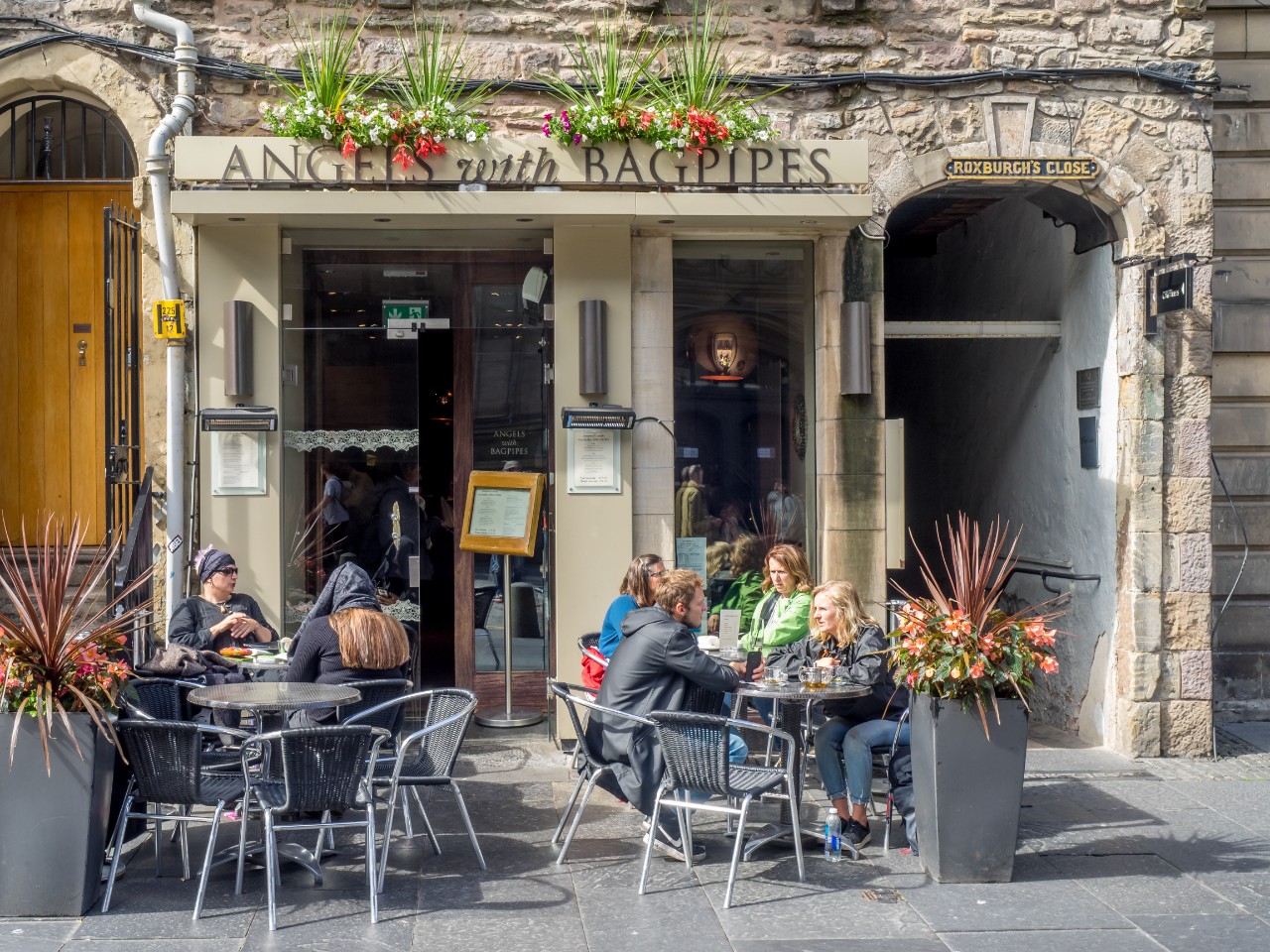 Angels and Bagpipes cafe in the Old Town