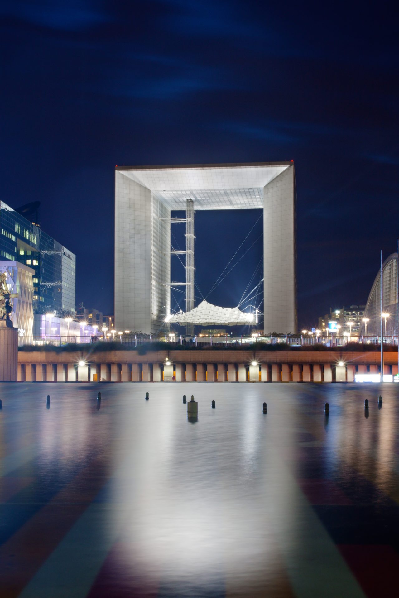 La Grande Arche de La Défense at night
