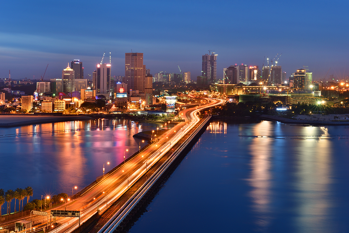 Journey across the Singapore Causeway to Johor Bahru and stay in luxury serviced apartments by Frasers Hospitality. 
